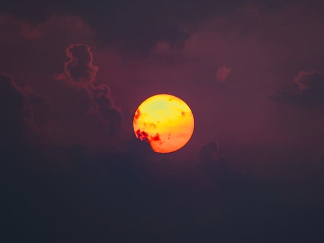 ¿Por qué la Luna se vuelve roja durante un eclipse lunar? Esta es la explicación