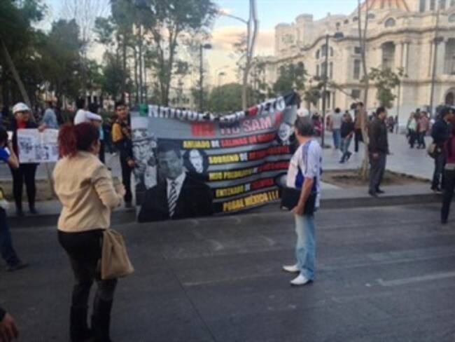 Se manifiestan inconformes contra Reforma Energética e incremento al Metro