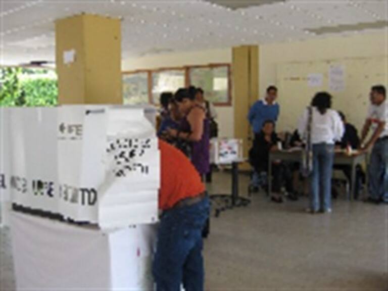 Llama Moreira a elecciones tranquilas en Guerrero