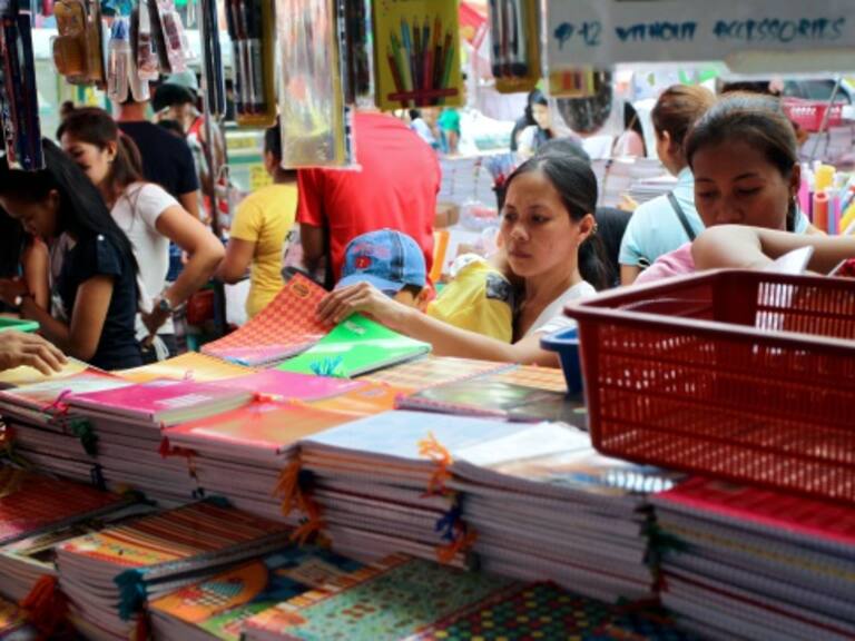 Los alumnos de la SEP en CDMX recibirán una cantidad para comprar útiles escolares y uniformes.