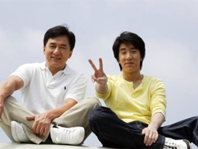 Detienen a hijo de Jackie Chan