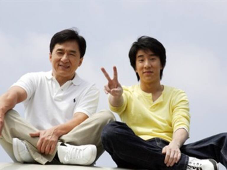 Detienen a hijo de Jackie Chan