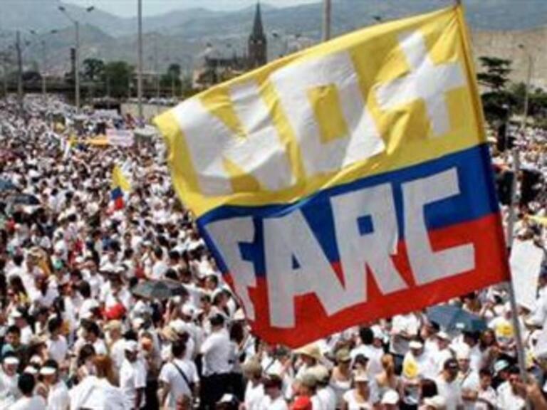 Gritan colombianos en marcha 'no más secuestro, no más FARC'