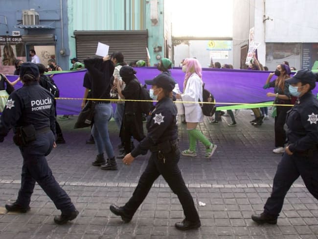 Despliega SSC operativo por marcha de colectivos feministas