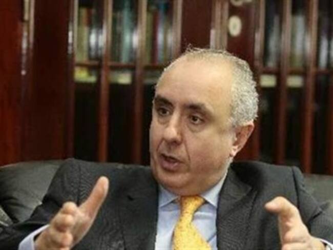 España revira contra críticas de Nicolás Maduro