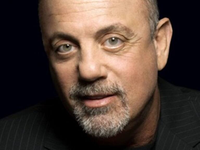 Asegura Billy Joel que su alcoholismo se debe al 11-S