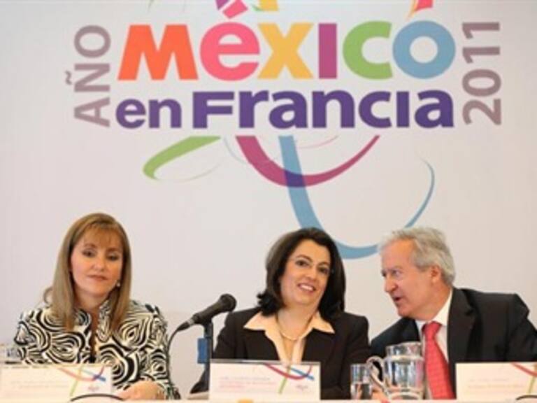 Se retira gobierno de Calderón del Año de México en Francia
