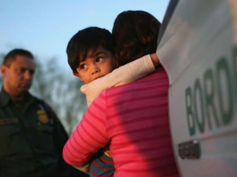 Gobierno de Trump separará a las madres de sus niños si cruzan la frontera de manera ilegal