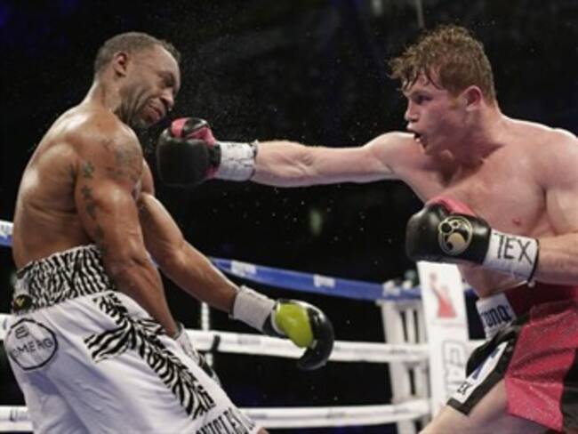 Triunfa ‘Canelo’ en San Antonio