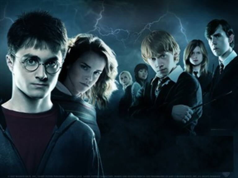 Marchan seguidores de 'Harry Potter' por calles del DF