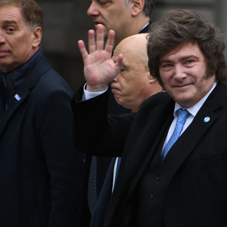 Javier Milei firma un nuevo decreto: así cambian las reglas para ingresar a Argentina