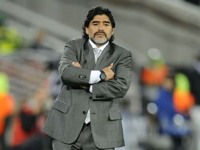 Diego Armando Maradona se ofreció para dirigir a la Selección Argentina
