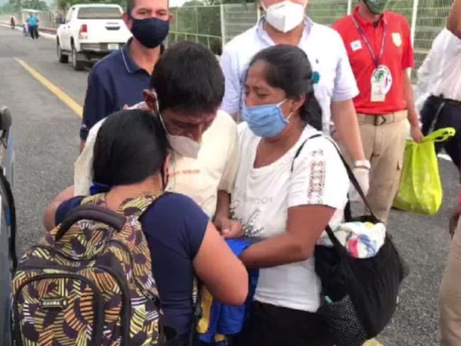 Joven migrante enfermo fue entregado por el INM a sus familiares