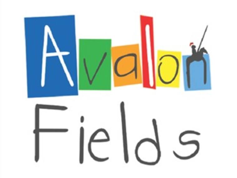 Avalon Fields School. Leonardo Kourcheno, Sissi Cancino y Teresa Álvarez