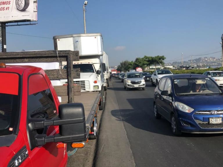 Transportistas de la AMOTAC se manifiestan en carretera a Chapala