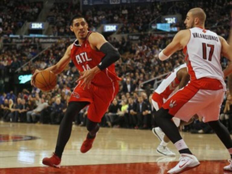 El Barça se desvincula de Ayón y el Madrid ultima su fichaje