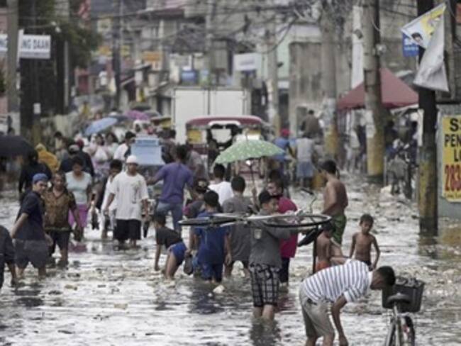 Suman 54 los muertos por tifón 'Bopha' en Filipinas