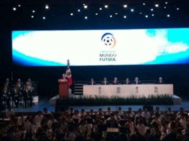 Inauguran Calderón, Blatter, Compeán y Martínez el Salón de la Fama