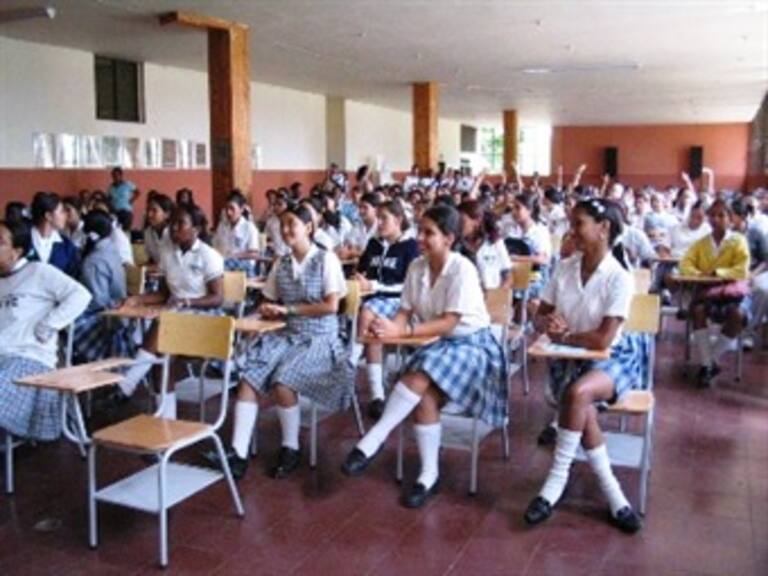 Empresarios a favor de deducibilidad de colegiaturas