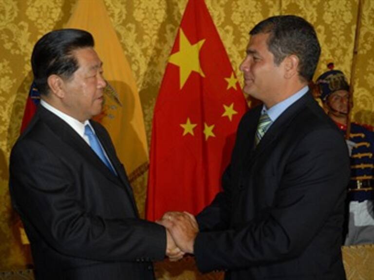 Firma Ecuador acuerdo de asistencia militar con China
