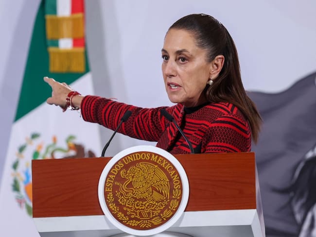 No fue IA, una persona se expuso en una venta de Palacio Nacional y fue sancionada, confirma Sheinbaum