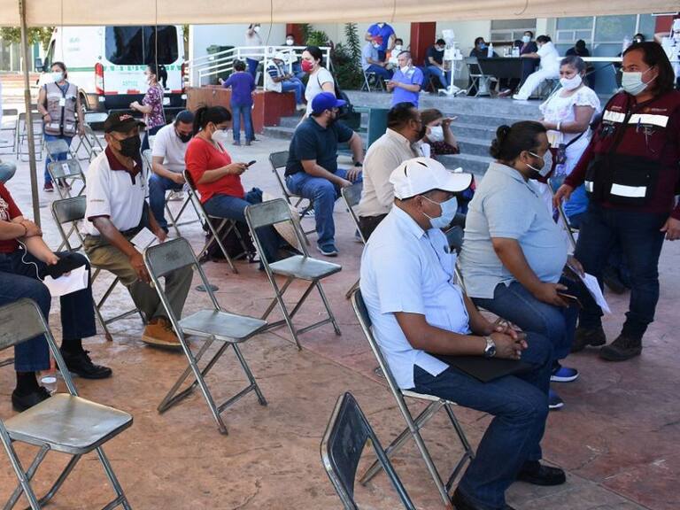Maestros en Campeche en esperan de ser vacunados