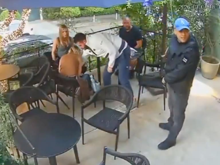 VIDEO: Hombre armado asalta restaurante en Lomas de Chapultepec y roba a comensales