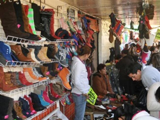 Protestan locatarios del Mercado de Granaditas contra ambulantes