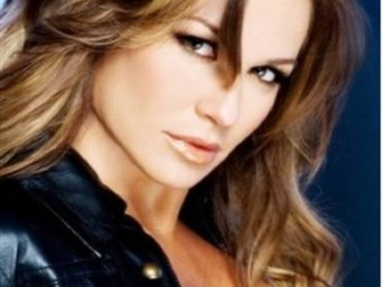 La amante de lo ajeno, María José, recibe disco de oro por las altas ventas de su más reciente producción discográfica, ella misma nos explica su sentir