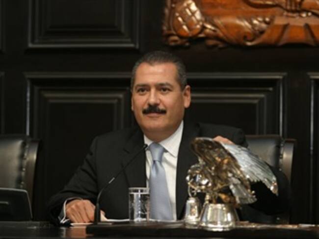 Declina Beltrones buscar candidatura del PRI a la Presidencia