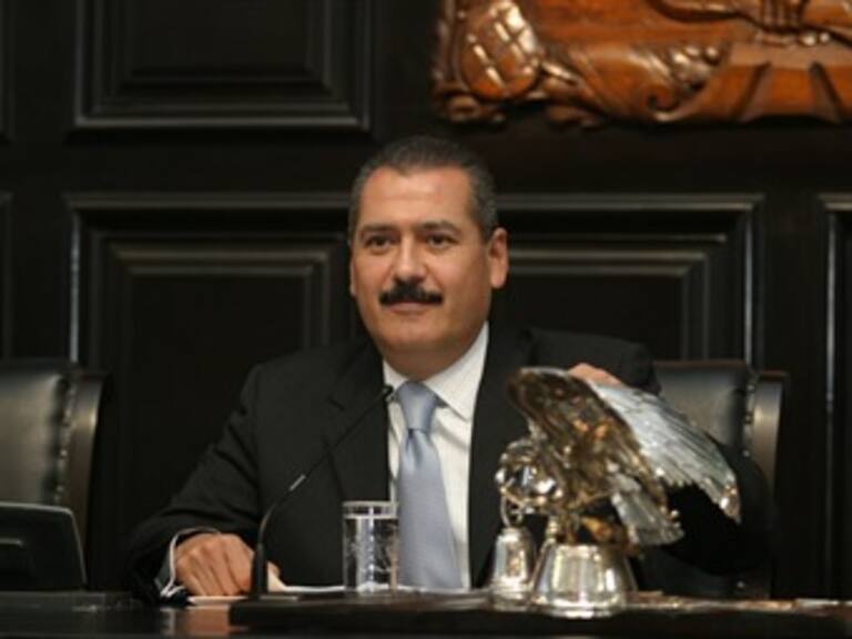 Declina Beltrones buscar candidatura del PRI a la Presidencia