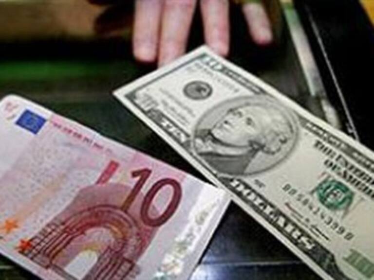 Suben dólar y euro, impactan en mercados noticias de Siria