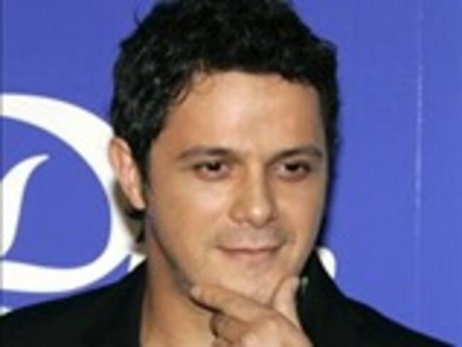 Dice Alejandro Sanz que a sus 40 años se preocupa más por vestir bien