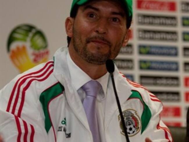 Señala 'Chepo' de la Torre que debe ir paso a paso en pos del Mundial