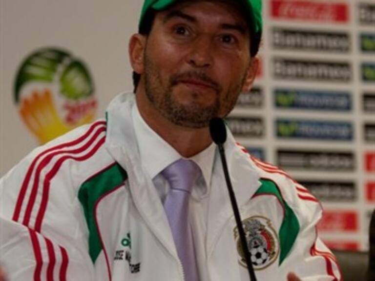 Señala 'Chepo' de la Torre que debe ir paso a paso en pos del Mundial