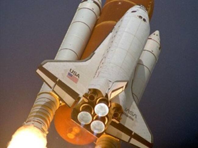 Descubren astronautas fisuras en el Atlantis