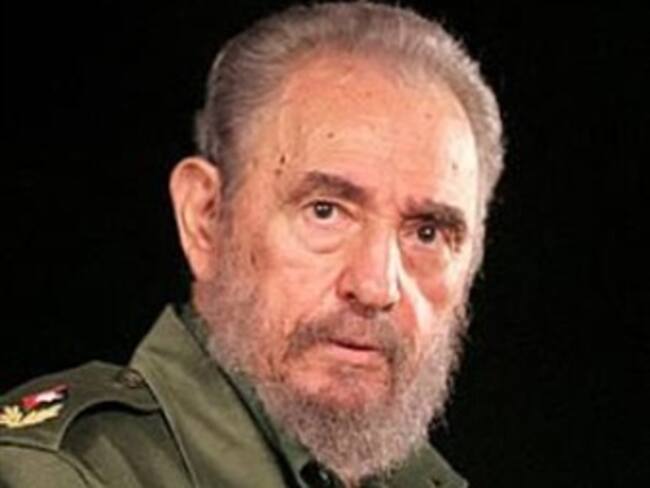 Fidel Castro sufrió hemorragia en pleno vuelo: WikiLeaks