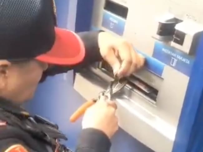 Policía frustra fraude en Alcaldía Cuauhtémoc; así operan las trampas en cajeros automáticos de CDMX