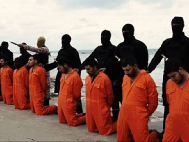 Asesina el EI a 21 egipcios