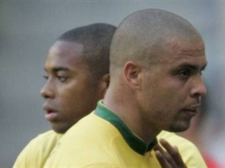 Amenaza Robinho con demandar a Pelé por acusarlo de drogadicto