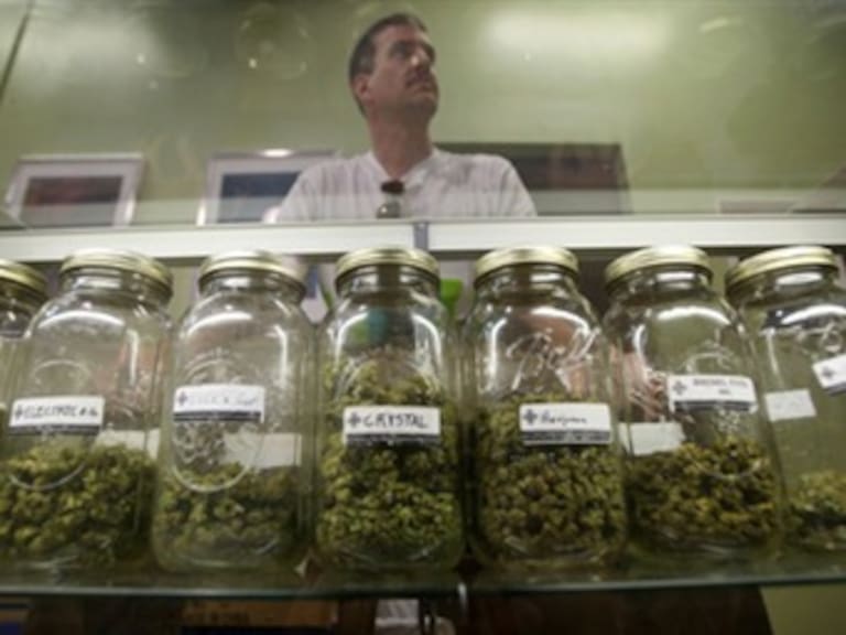 Proponen en Arizona legalizar uso recreativo de marihuana