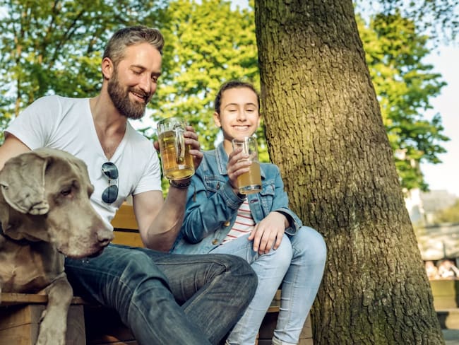 BBMUNDO - ¿A qué edad le podemos dar a nuestros hijos acceso al alcohol?