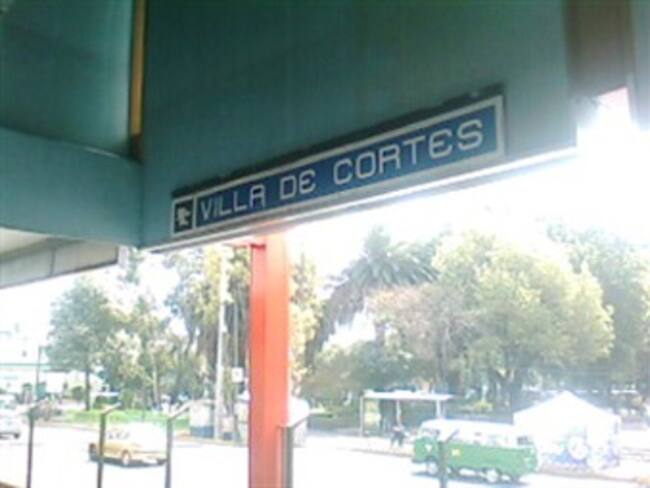 Sin lesionados por caída de vidrio del Metro en Tlalpan