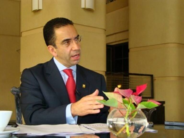 Sugiere Lozano a trabajadores de Mexicana valorar liquidación