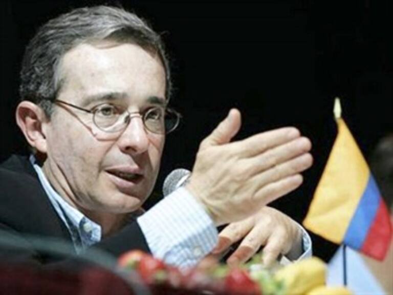 Agradece Uribe a México por entrega de presunto rebelde