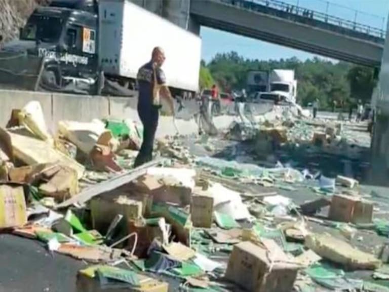 Camión de libros en Veracruz se salvó de saqueos
