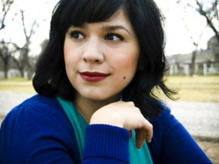 Deleita Carla Morrison al público capitalino con concierto