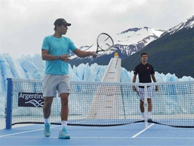 Djokovic y Nadal juegan tenis en glaciar