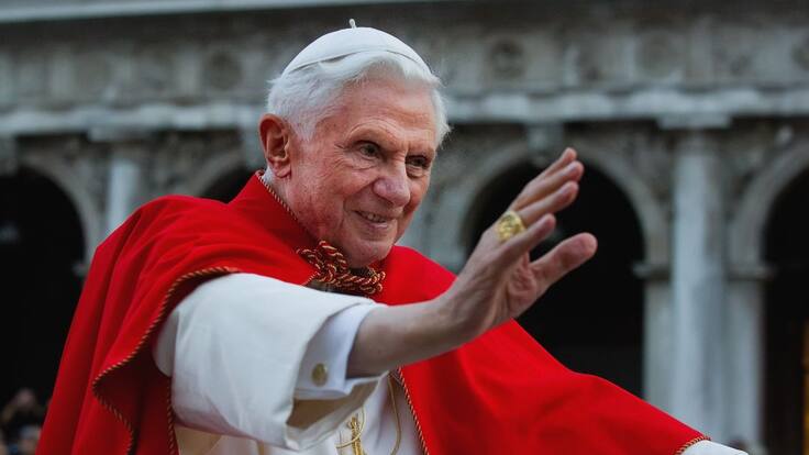 Una vida entre letras, injusticias y lejos del silencio... Benedicto XVI