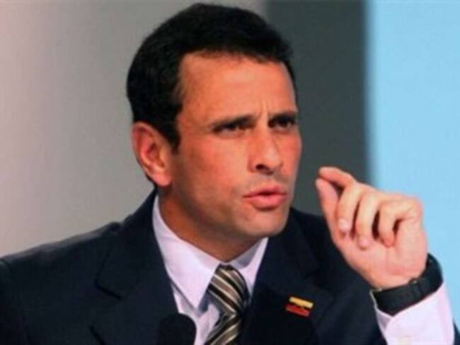 Rechaza Capriles diálogo con Maduro